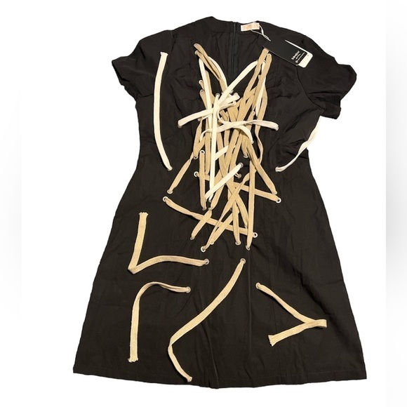 BLACK dress with short sleeves and front stings. Zippered back. Medium. NWT - Picture 4 of 6